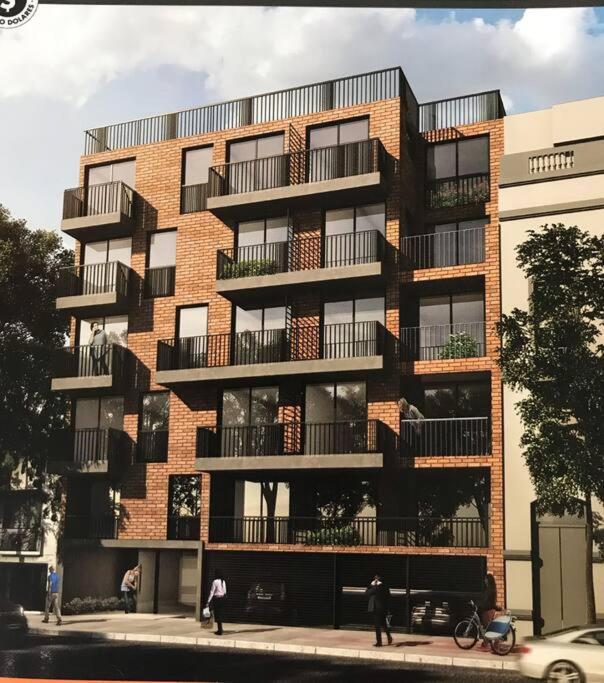Suite In San Telmo Dormitorio En Suite Con Dos Banos Y Balcon A La Calle Буенос Айрес Екстериор снимка