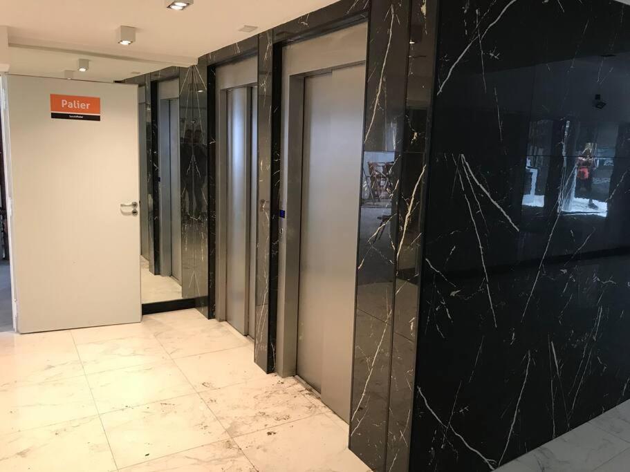 Suite In San Telmo Dormitorio En Suite Con Dos Banos Y Balcon A La Calle Буенос Айрес Екстериор снимка