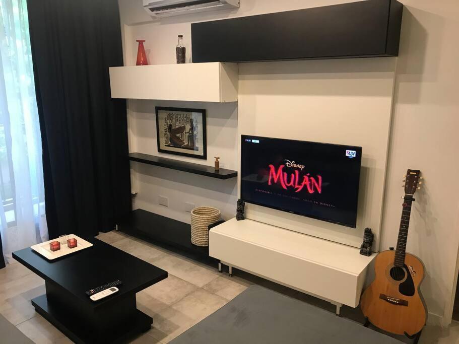 Suite In San Telmo Dormitorio En Suite Con Dos Banos Y Balcon A La Calle Буенос Айрес Екстериор снимка