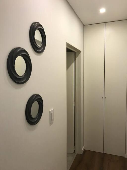 Suite In San Telmo Dormitorio En Suite Con Dos Banos Y Balcon A La Calle Буенос Айрес Екстериор снимка