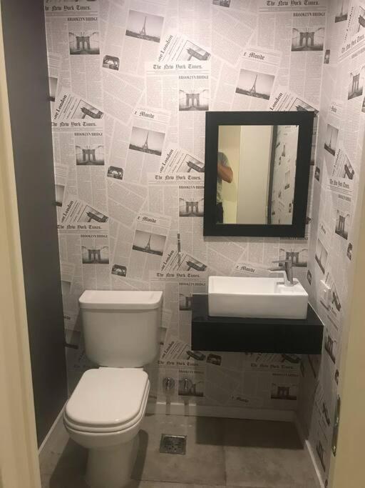 Suite In San Telmo Dormitorio En Suite Con Dos Banos Y Balcon A La Calle Буенос Айрес Екстериор снимка