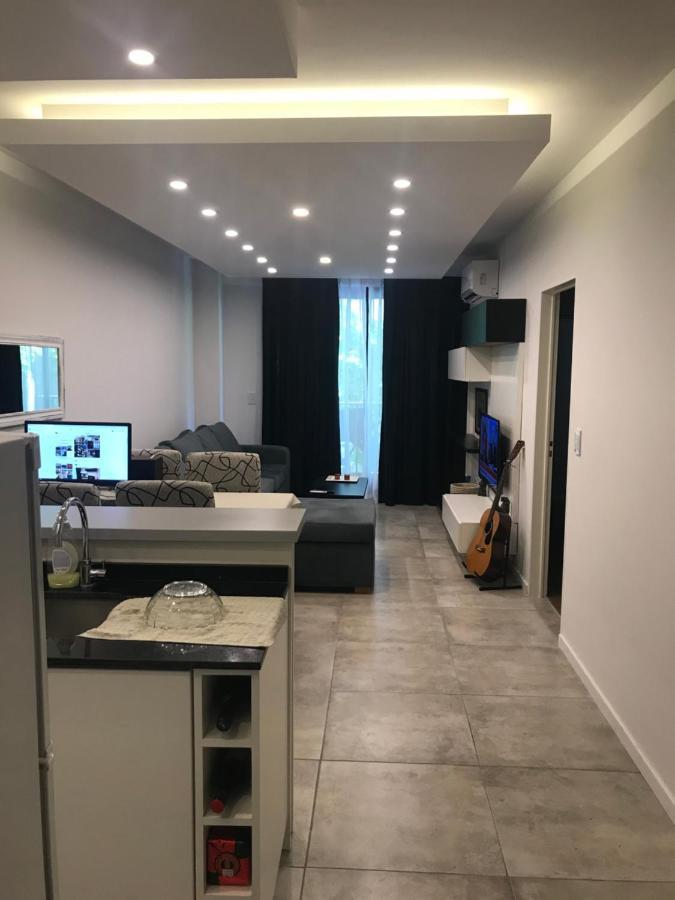 Suite In San Telmo Dormitorio En Suite Con Dos Banos Y Balcon A La Calle Буенос Айрес Екстериор снимка