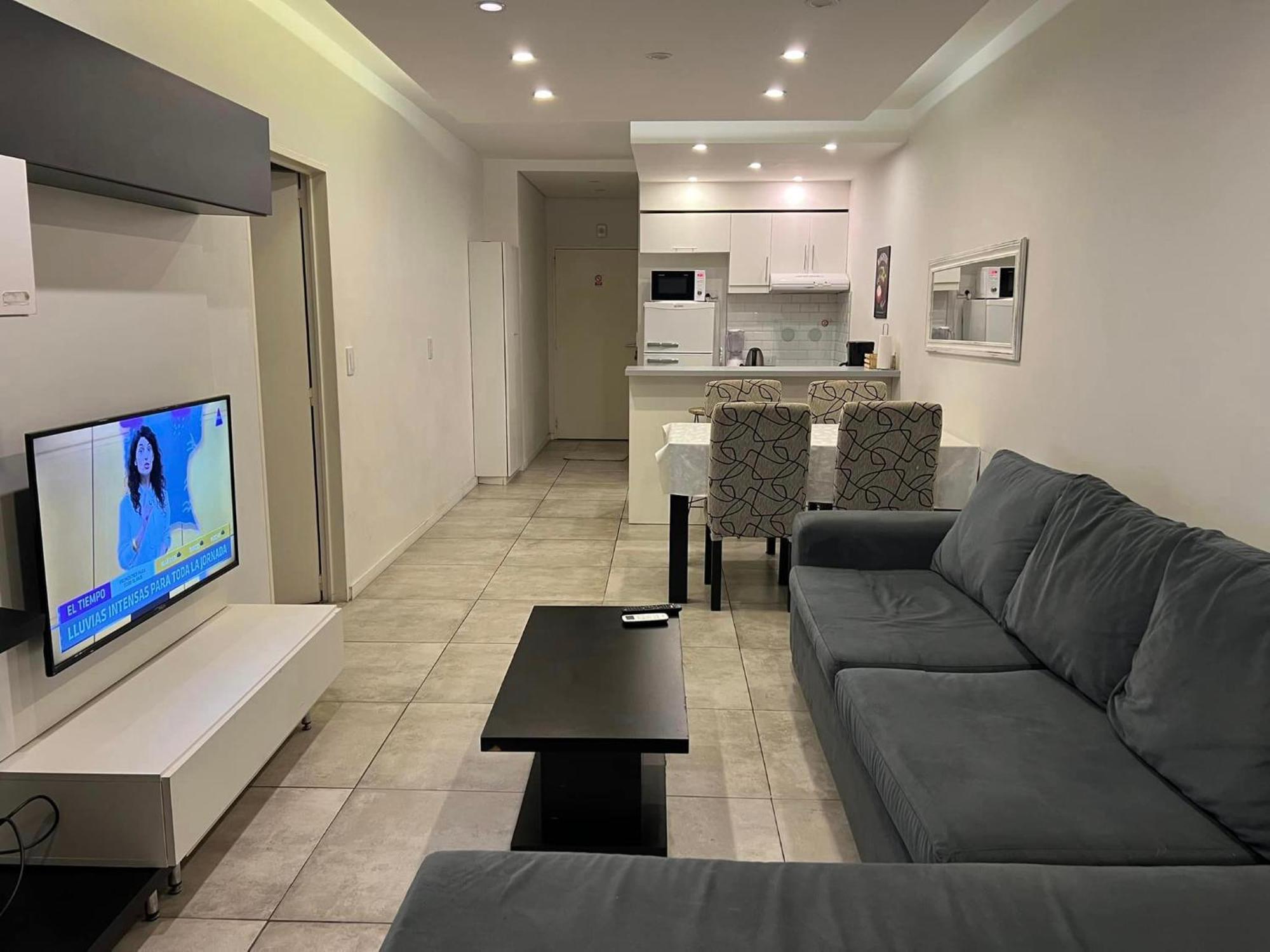 Suite In San Telmo Dormitorio En Suite Con Dos Banos Y Balcon A La Calle Буенос Айрес Екстериор снимка