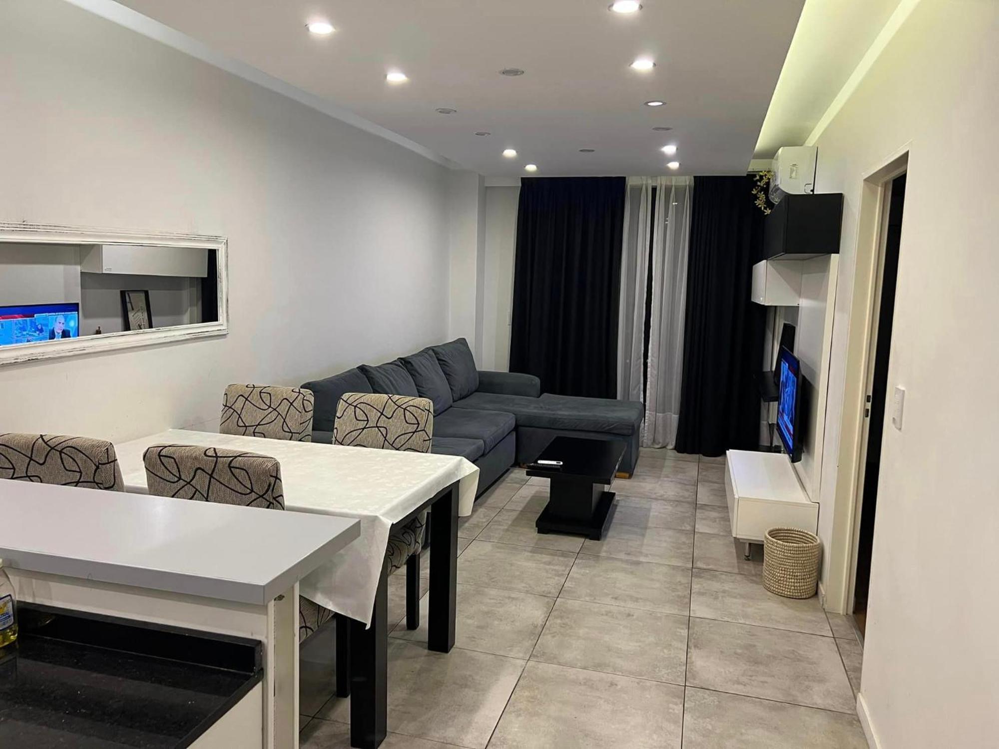 Suite In San Telmo Dormitorio En Suite Con Dos Banos Y Balcon A La Calle Буенос Айрес Екстериор снимка